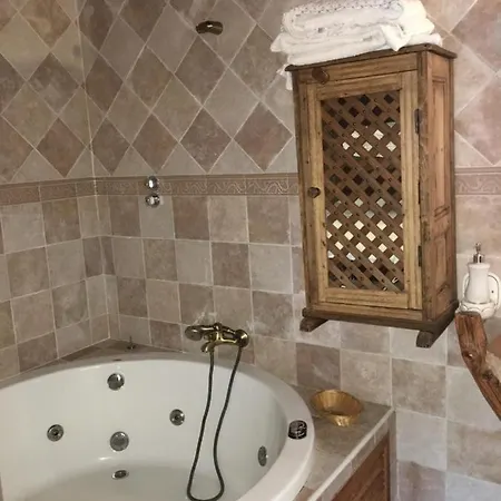 Hotel Rural Pantano De Burgomillodo Farm stay Burgomillodo